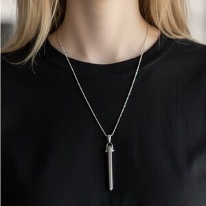 Stella & Dot Rebel Pendant Necklace Sleek Silver Bar Necklace